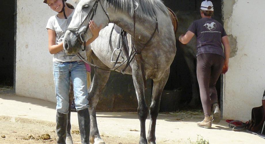 Aprendiendo a Cuidar a Los Caballos- Cortijo Las Minas