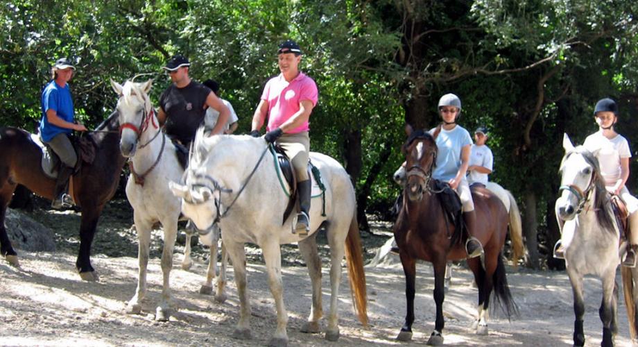 Rutas a Caballo con Niños y Adultos- Cortijo Las Minas